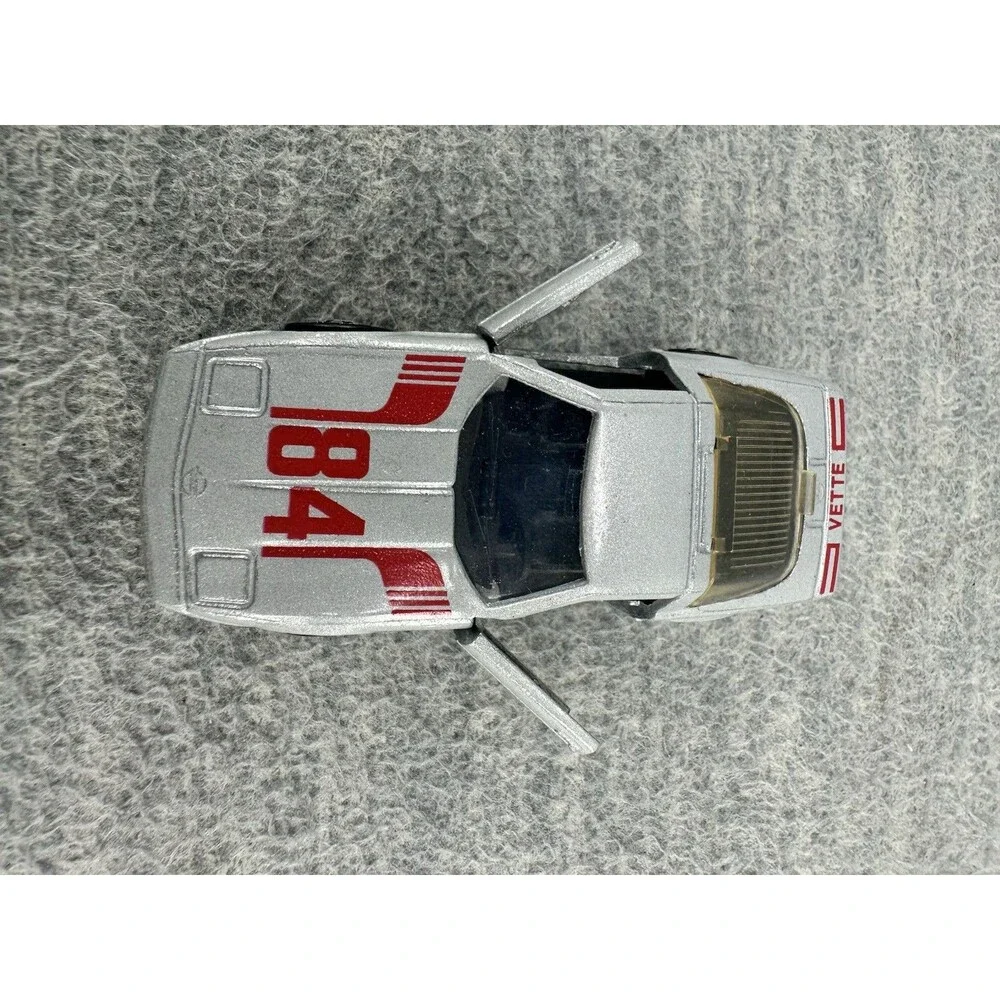 ROAD CHAMPS #38 Die Cast Silver 1984 Corvette Car T5